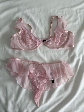 NWOT Sheer Lace Ruffle Bra & Panty Set - Light Pink